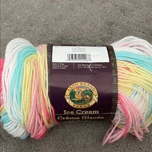 Lion Brand Ice Cream Yarn - Pastel Multicolor